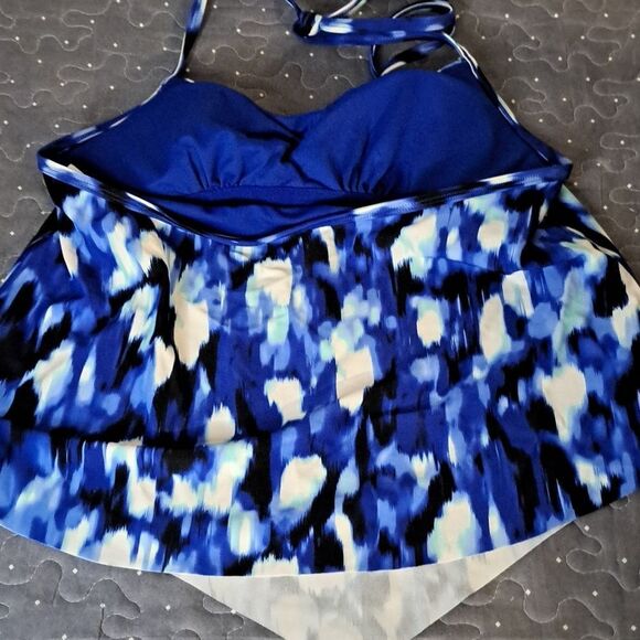 Time and Tru blue and white tankini swim top size medium - Picture 2 of 3